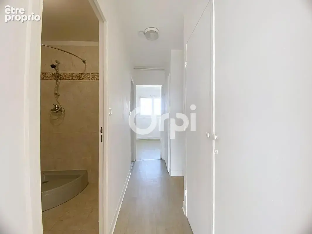 Appartement traversant avec vue mer et balcon à vendre - photo 18
