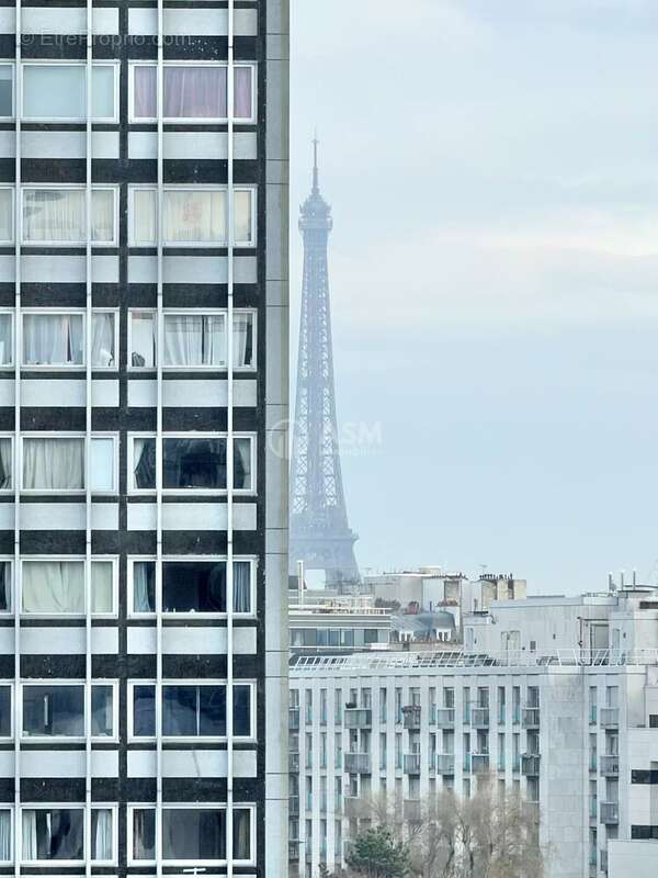 Appartement à COURBEVOIE
