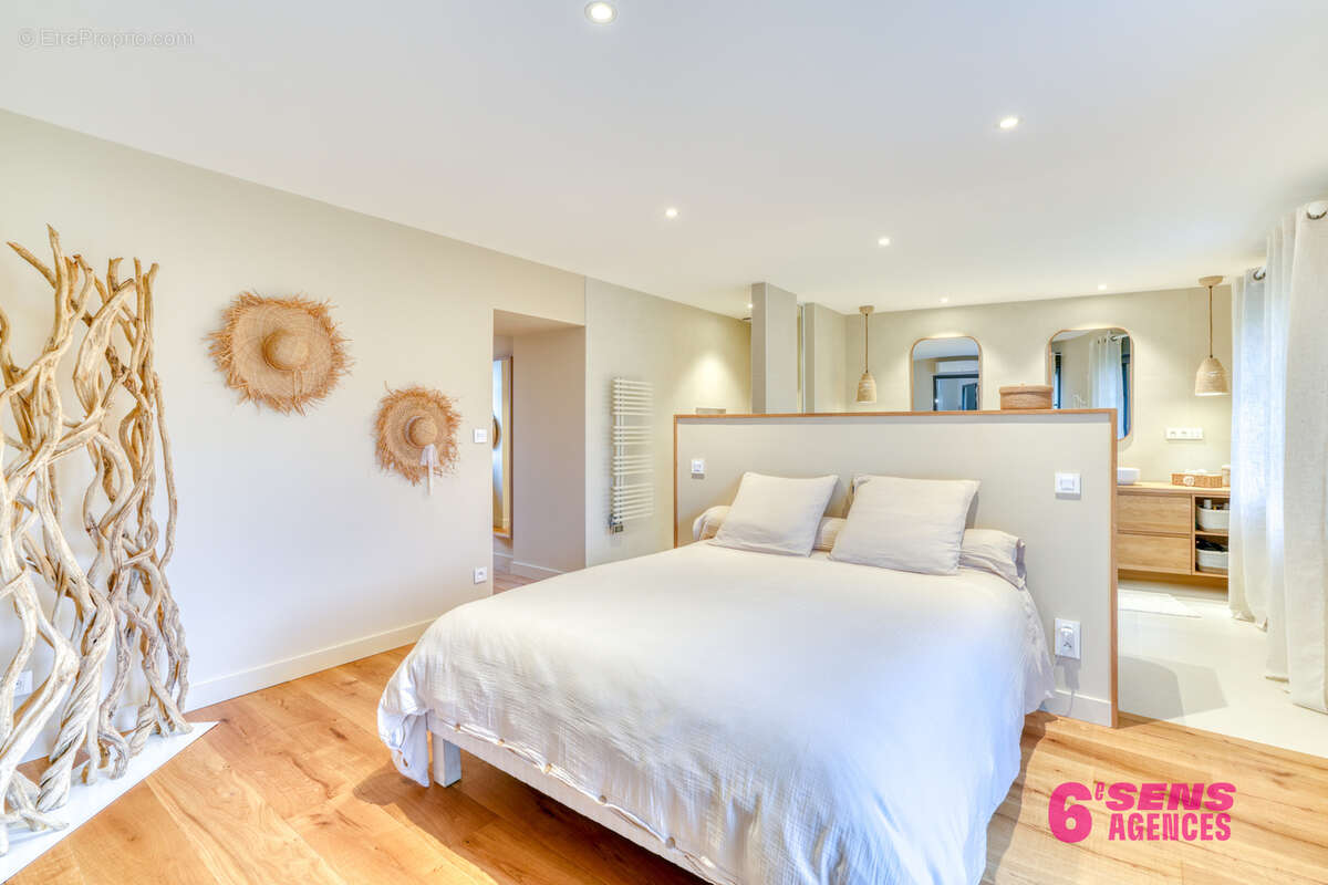 Maison à SAINT-BONNET-DE-MURE