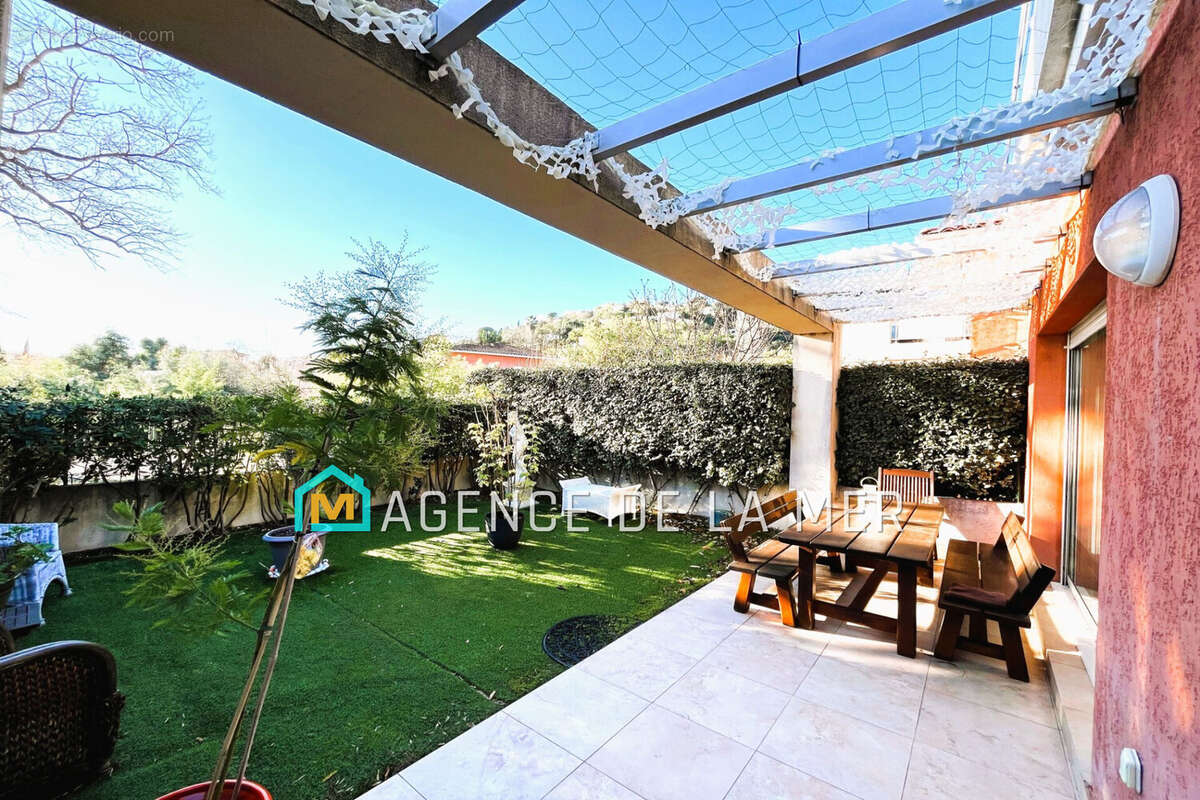 Appartement à MANDELIEU-LA-NAPOULE