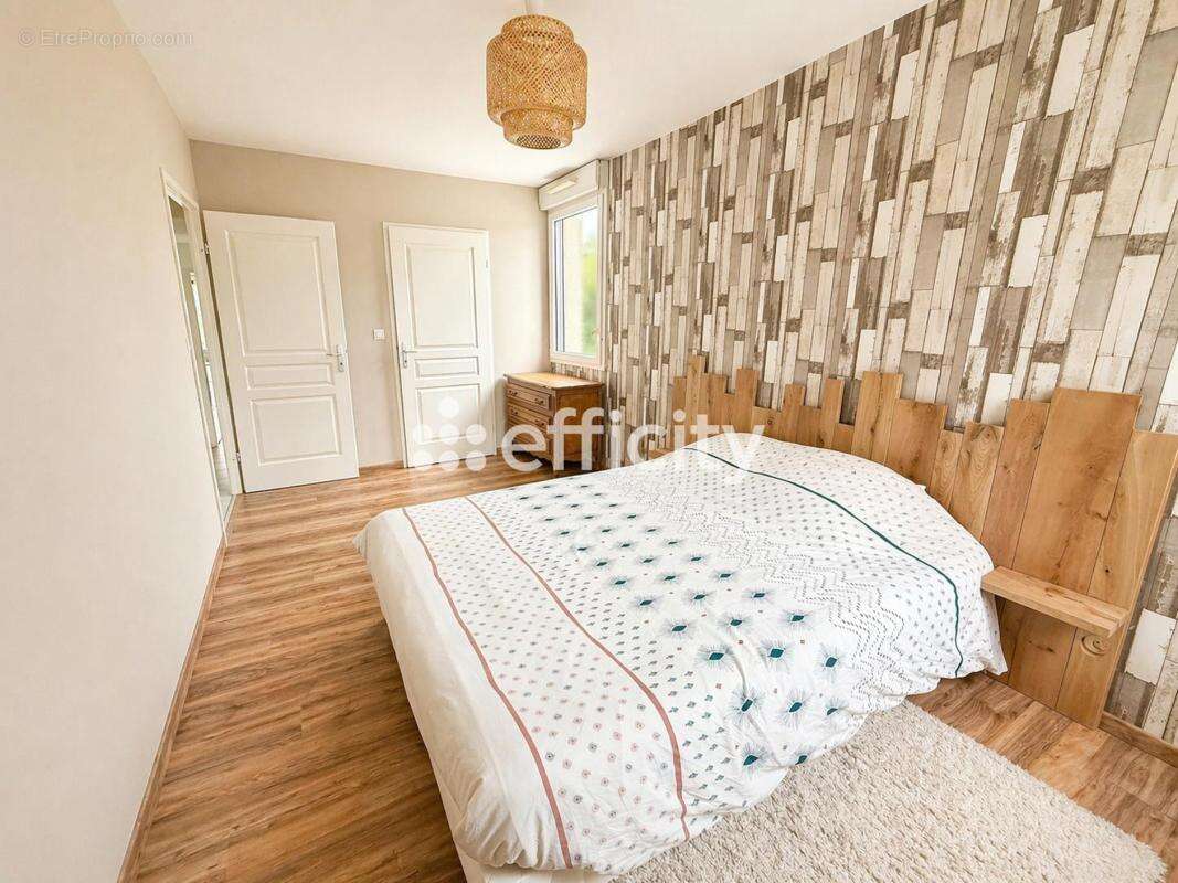 Appartement à CHENOVE