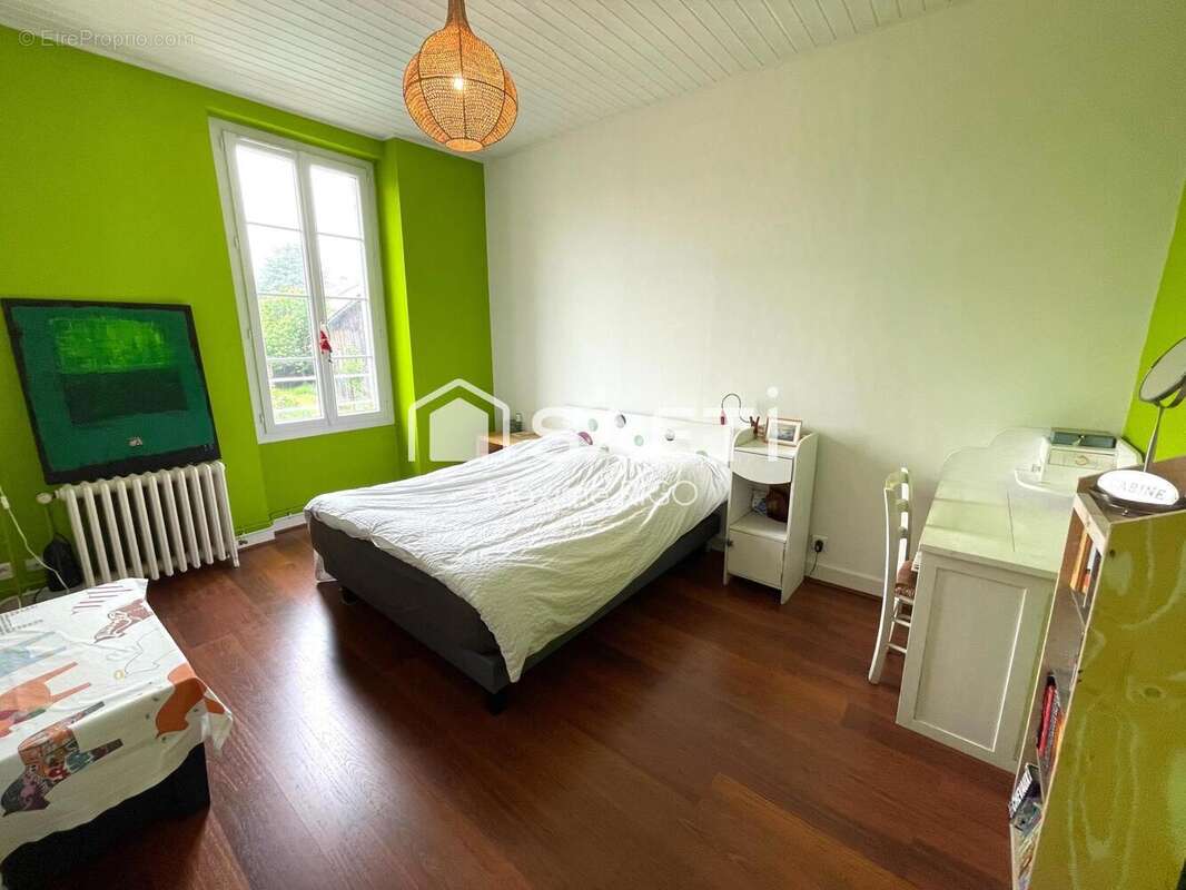 Photo 9