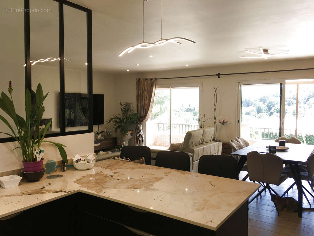 Maison à PLAN-DE-LA-TOUR