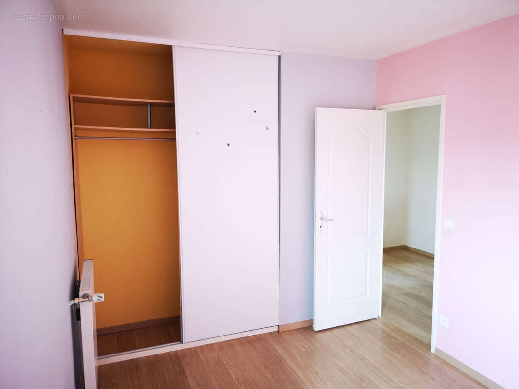 Appartement à SAINT-GORGON-MAIN