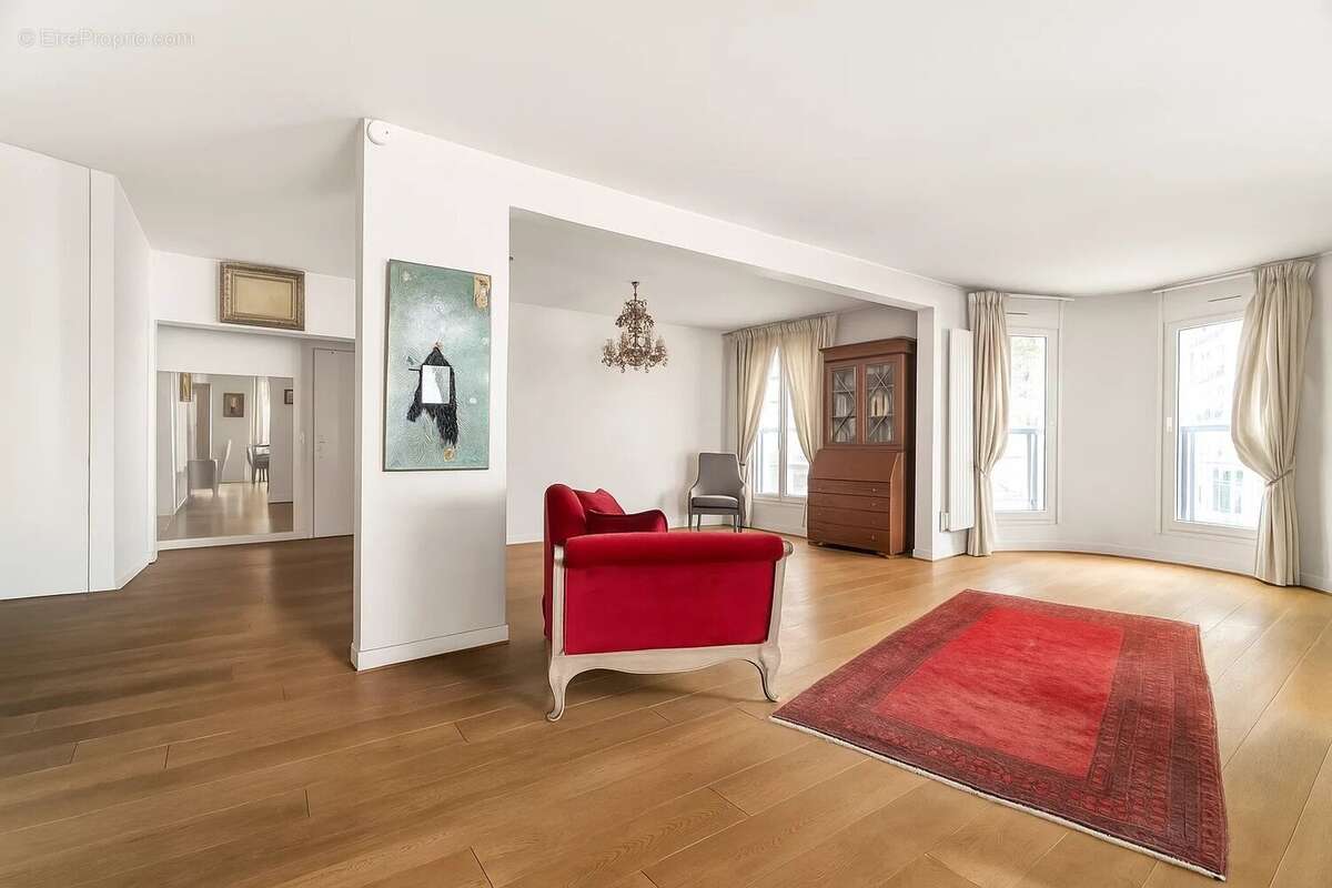 Appartement à LEVALLOIS-PERRET
