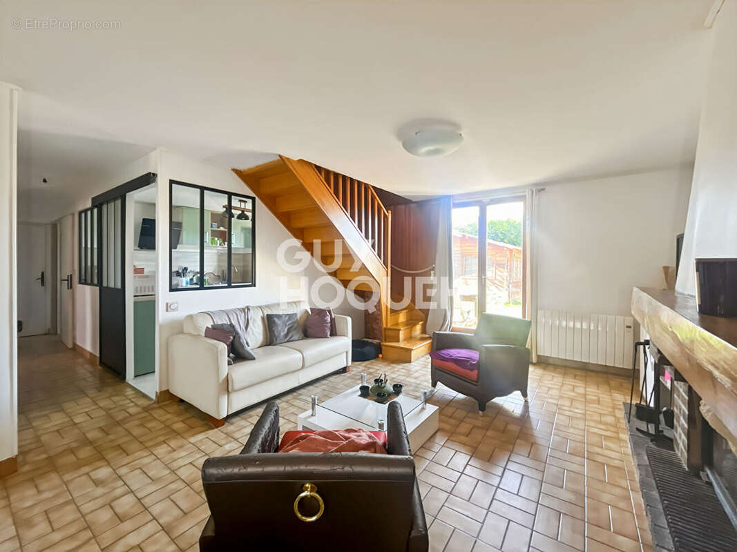 Maison à FONTENAY-TRESIGNY