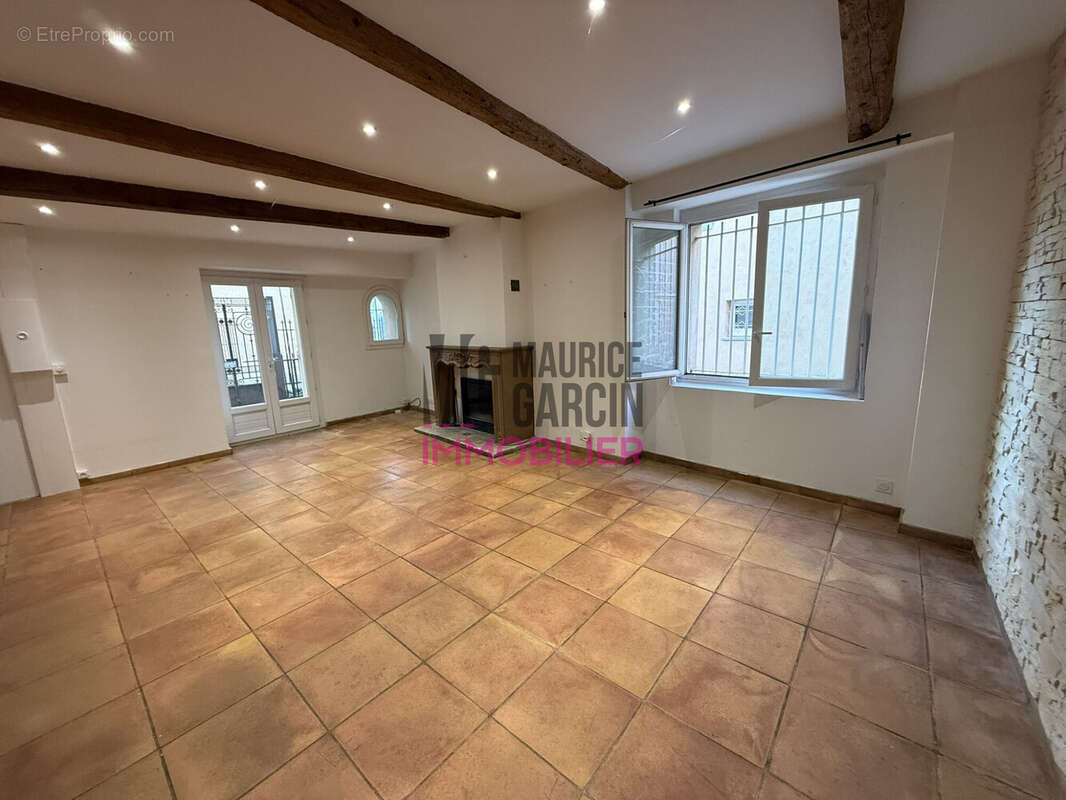 Appartement à MORIERES-LES-AVIGNON