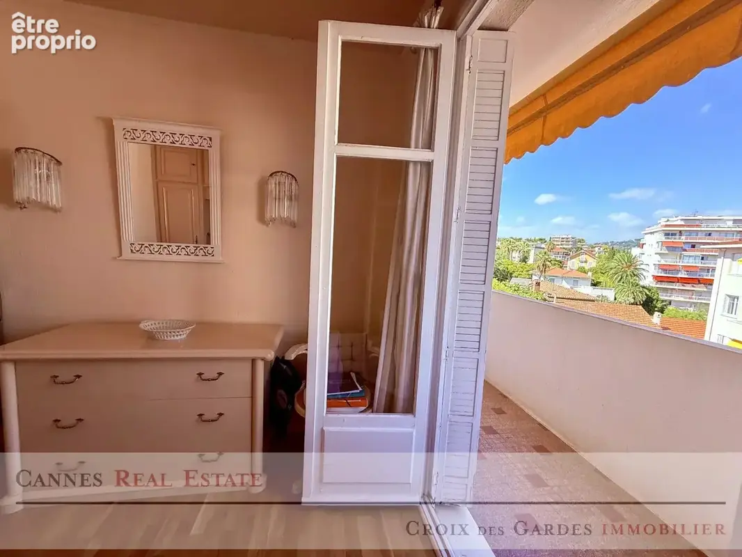 Cannes – Petit Juas  2 pièces traversant avec terrasse et vue mer - photo 13