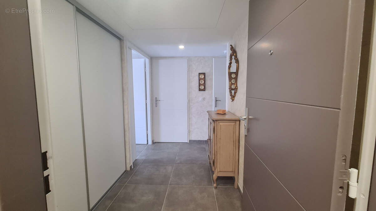 Appartement à PUGET-SUR-ARGENS