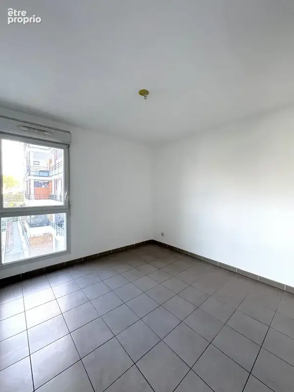 Appartement t2 de 41.48m2 - 13015 marseille - photo 4