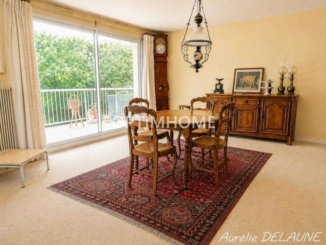 Appartement 92m2 - T4 - 2 chambres - Balcon - Cave - Box - Proche centre-ville et gare RER D - photo 3