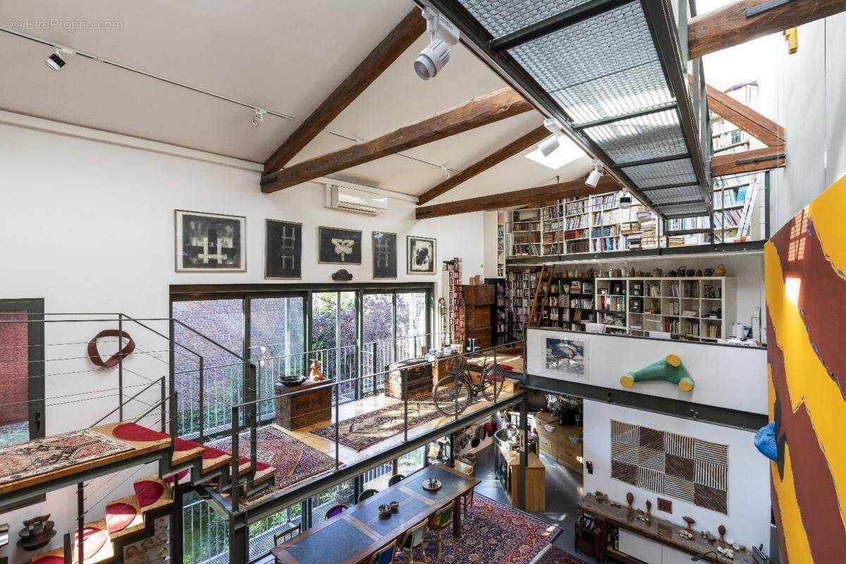 Appartement à LES LILAS
