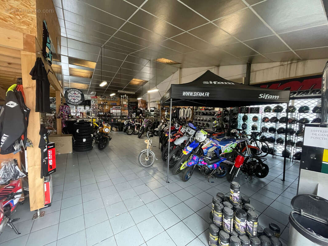 Commerce à SOLLIES-PONT