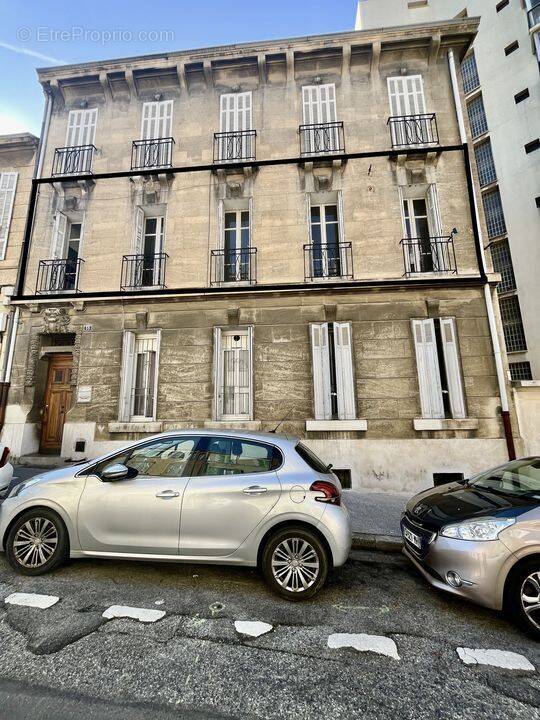Appartement à MARSEILLE-4E