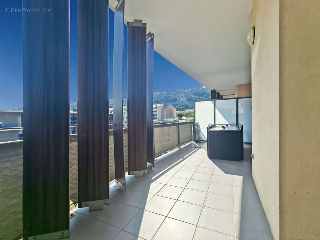 Appartement à CHATEAUNEUF-LES-MARTIGUES