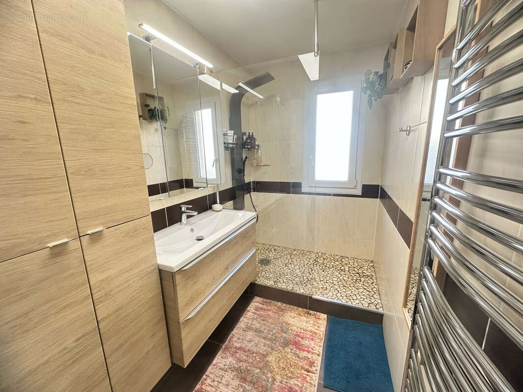 Appartement à SIX-FOURS-LES-PLAGES