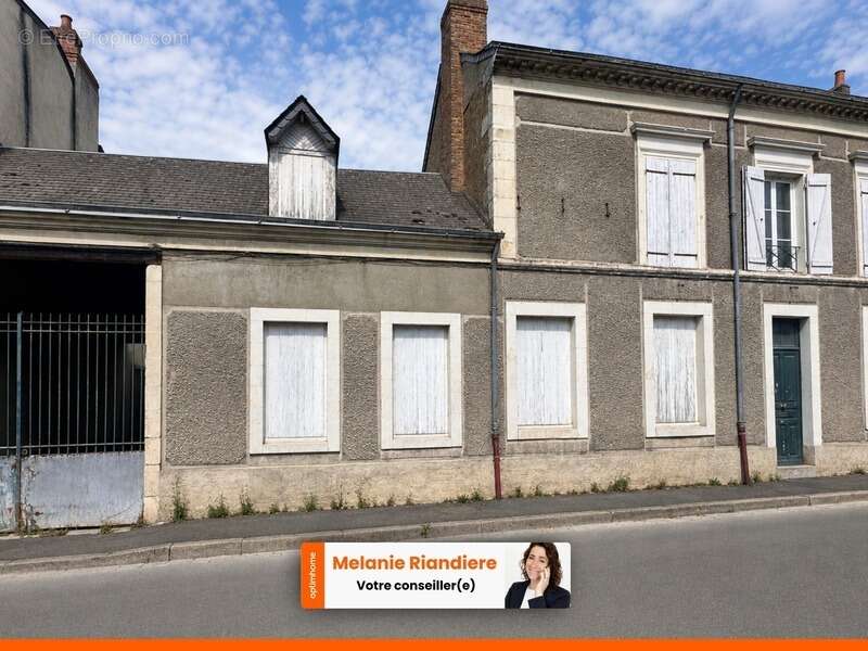 Maison de caractère 227m² - 6 chambres - Fort potentiel avec dépendance - LA FLÈCHE - photo 17