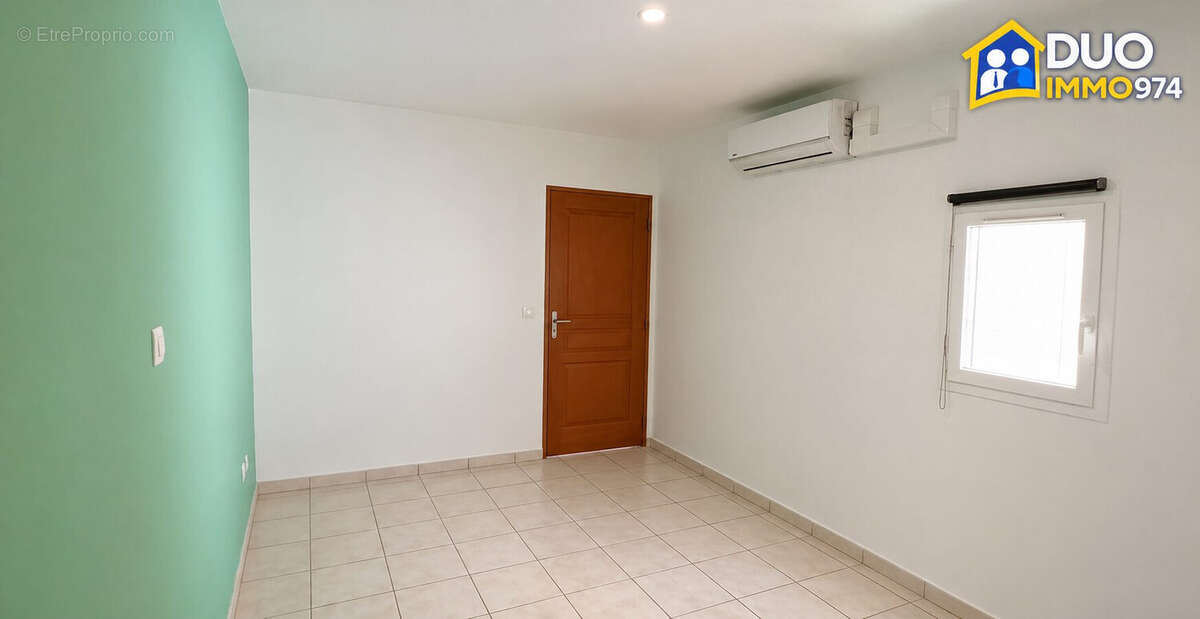 Appartement 72 m² à Saint-Paul  - photo 5