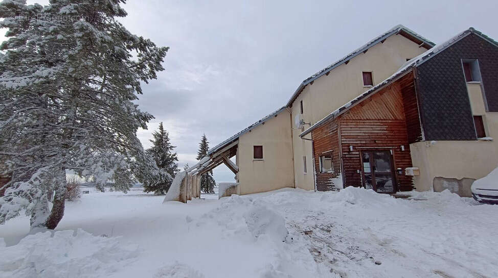 Appartement à COMPAINS