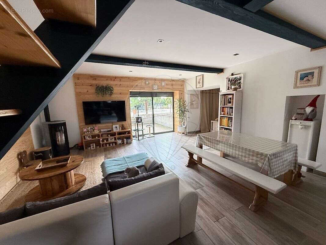 Maison à SAINT-GEORGES-DE-RENEINS