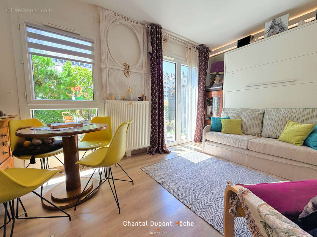 CHARTRES CENTRE VILLE - Appartement coup de cœur avec terrasse, parking sécurisé en sus. - photo 5