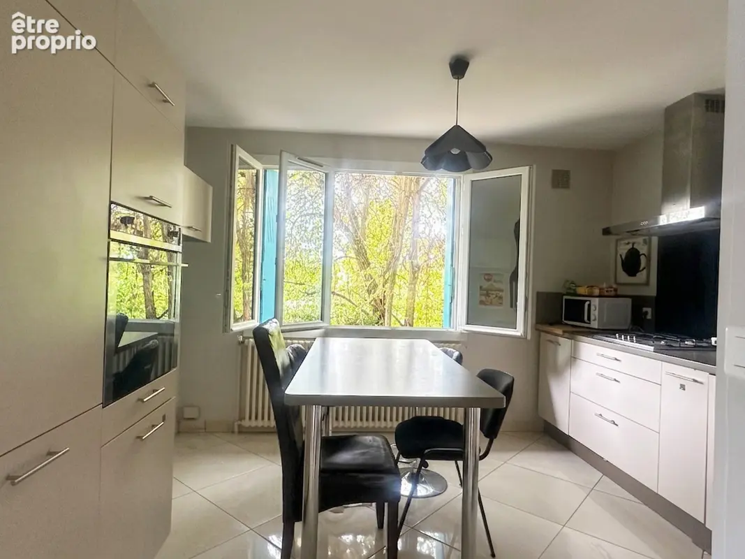 Maison Mantes La Ville - Fort potentiel - 3 chambres - 145 m² habitables -341 m² de terrain - photo 6