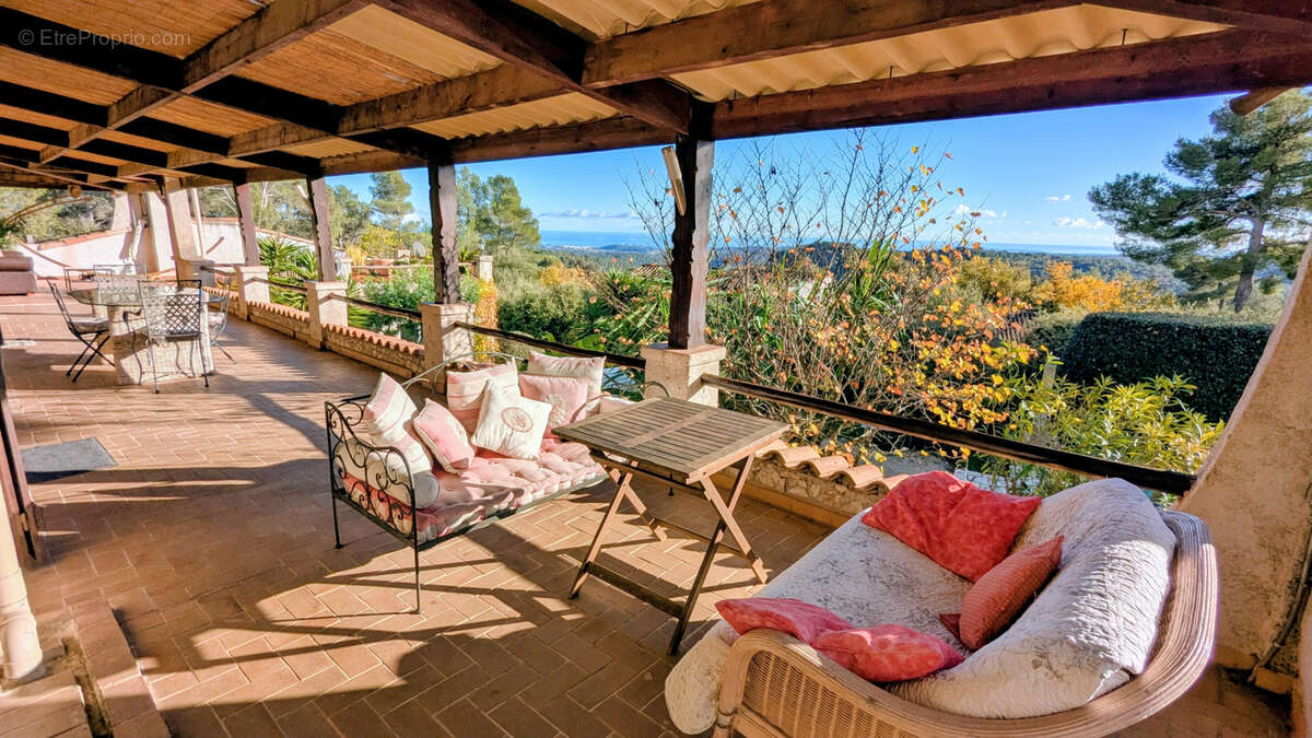 Maison à TOURRETTES-SUR-LOUP