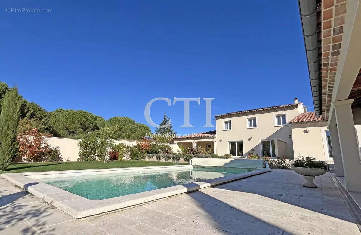 Maison à VAISON-LA-ROMAINE