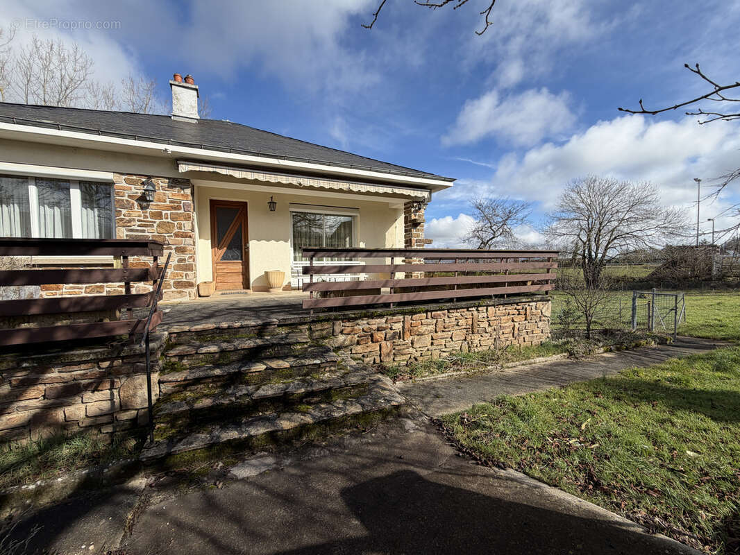 Maison à LUC-LA-PRIMAUBE