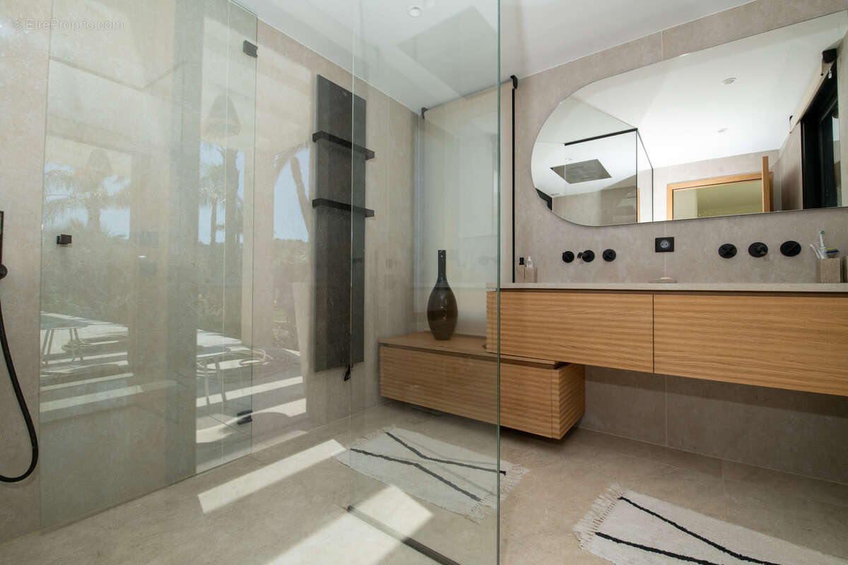 Maison à CARQUEIRANNE