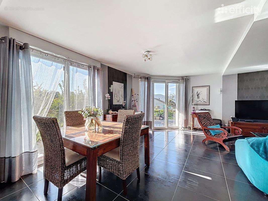 Maison à SAINT-QUENTIN-SUR-ISERE