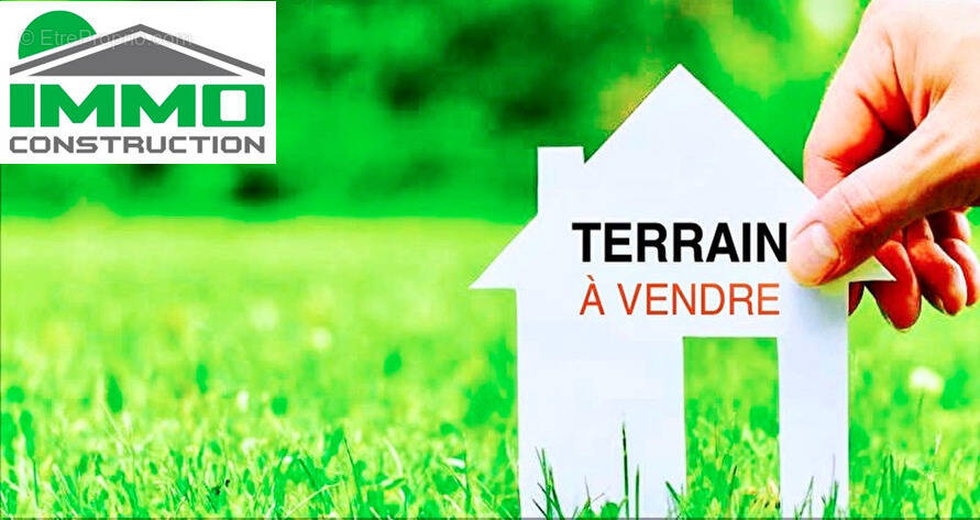 Terrain à LA LANDE-DE-FRONSAC