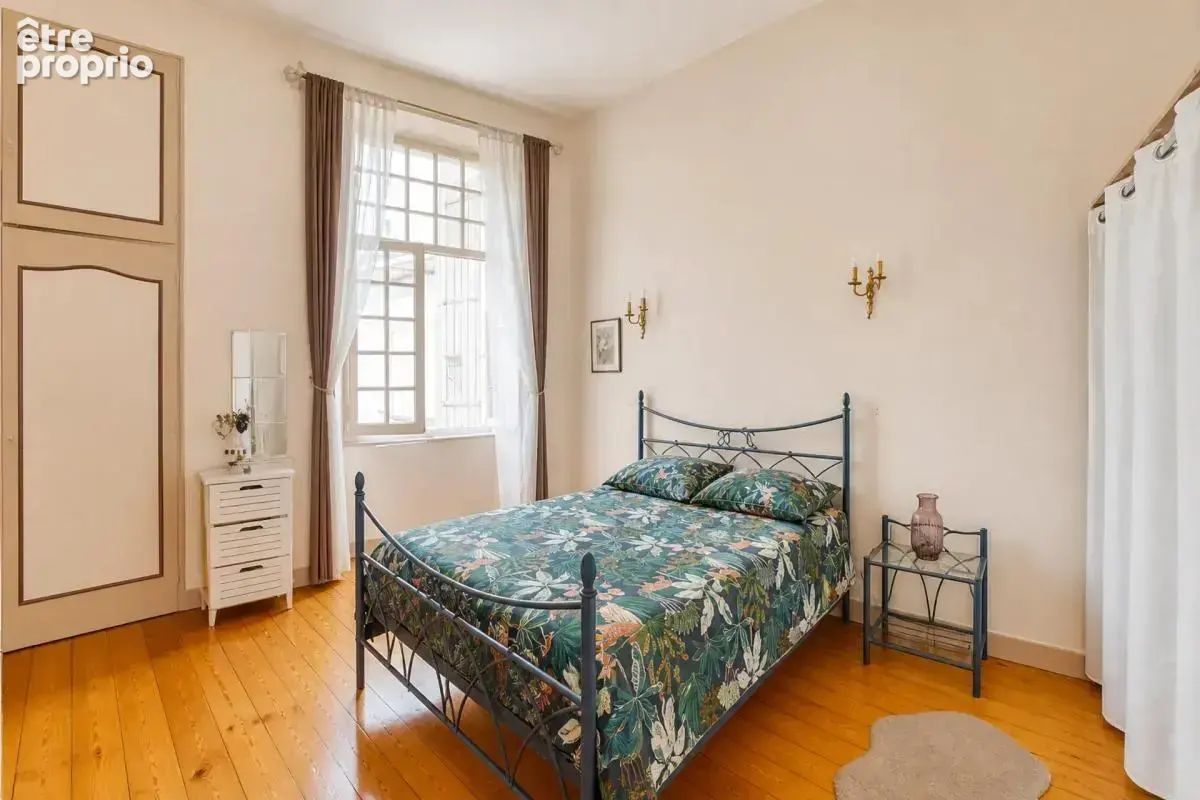 Appartement de 3 pièces de 94 m² à Saintes - photo 6