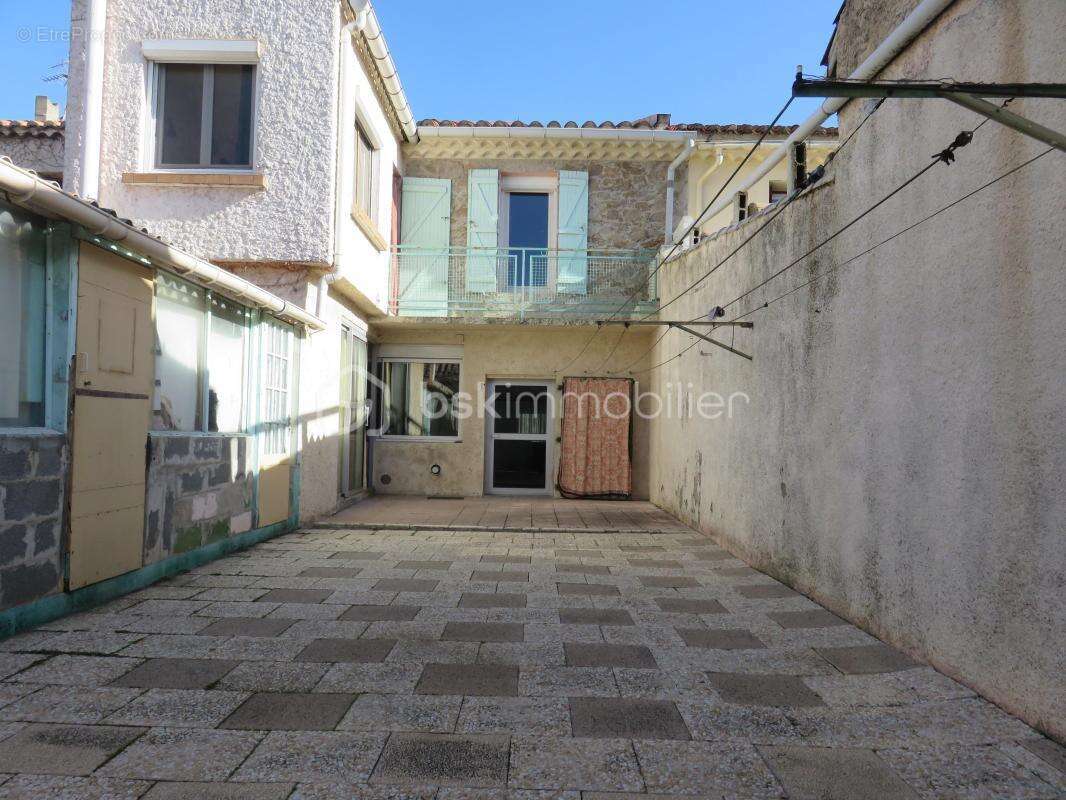 Maison de ville familiale avec cour – 4 chambres + bureau – proche centre-ville - photo 2