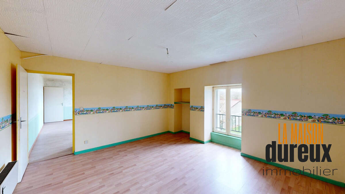 Appartement à VALAY