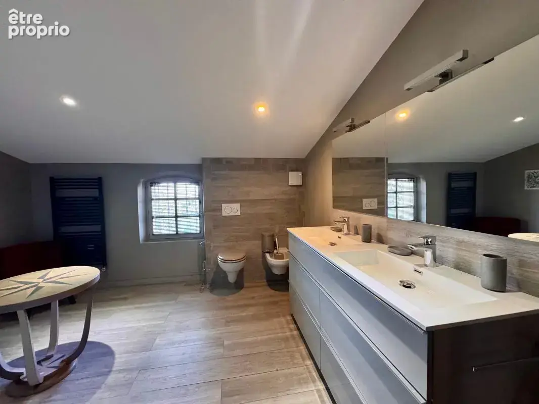 Saint-raphaël – maison de 196 m² avec piscine, vue et espaces de vie généreux - photo 12