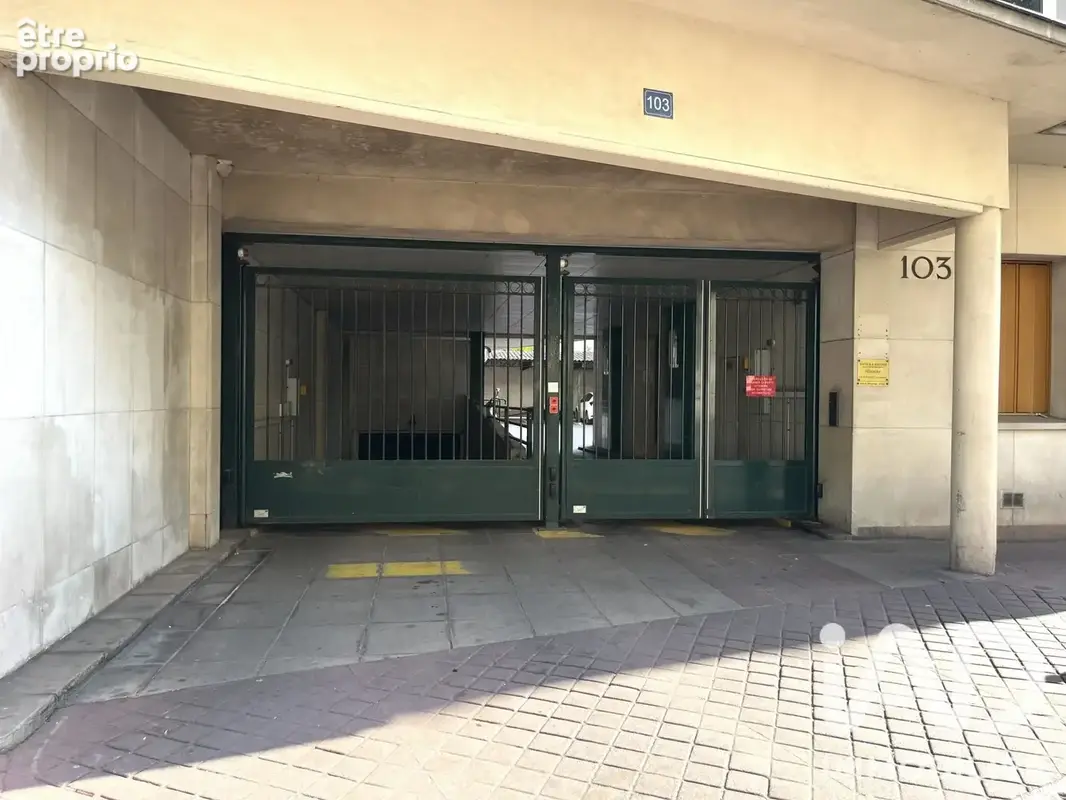 Photo 1 - Parking à MONTROUGE
