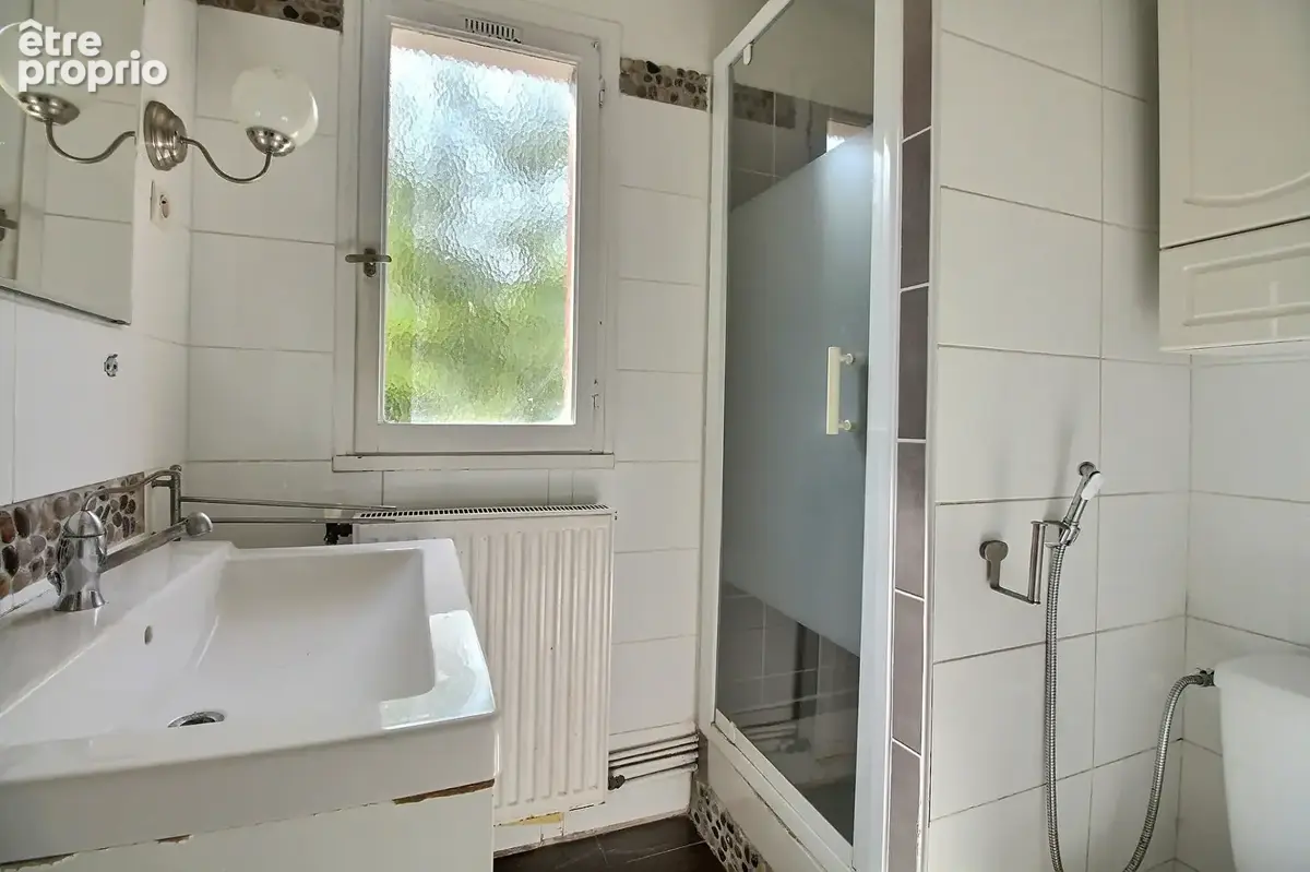 Maison familiale - 3 chambres avec sous-sol total - lumineux et fonctionnel - photo 5
