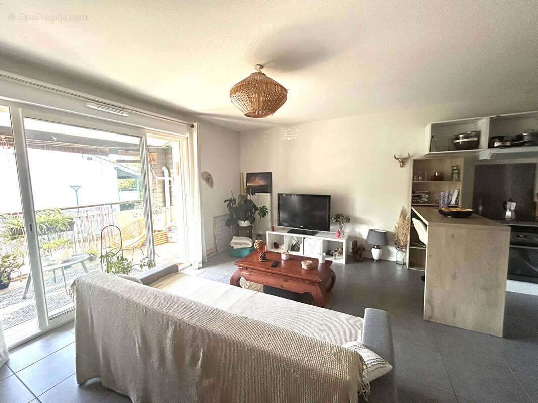 Appartement à TOSSE