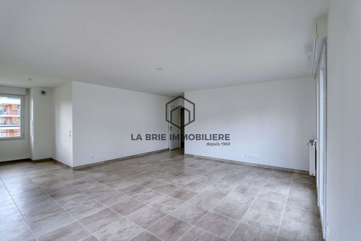 Appartement à EMERAINVILLE