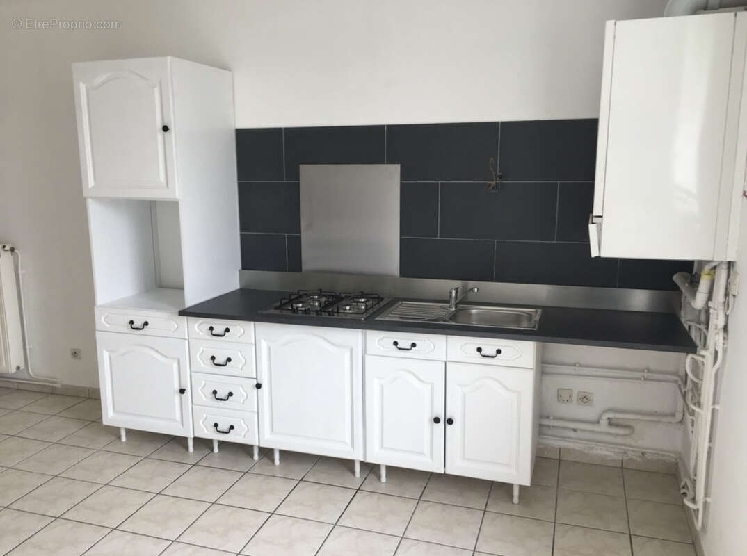 Appartement à LE CHAMBON-FEUGEROLLES