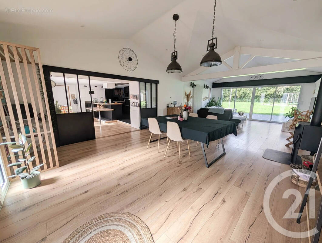 Maison à GROSBREUIL