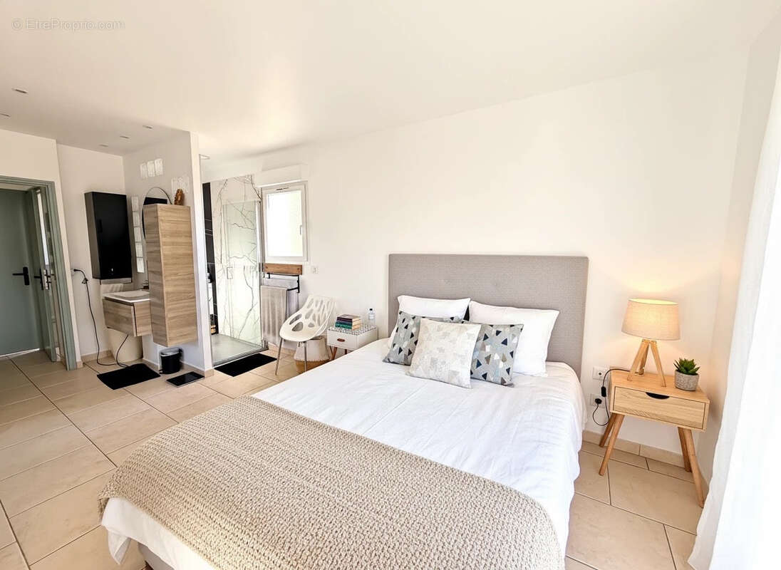 Maison à BORMES-LES-MIMOSAS