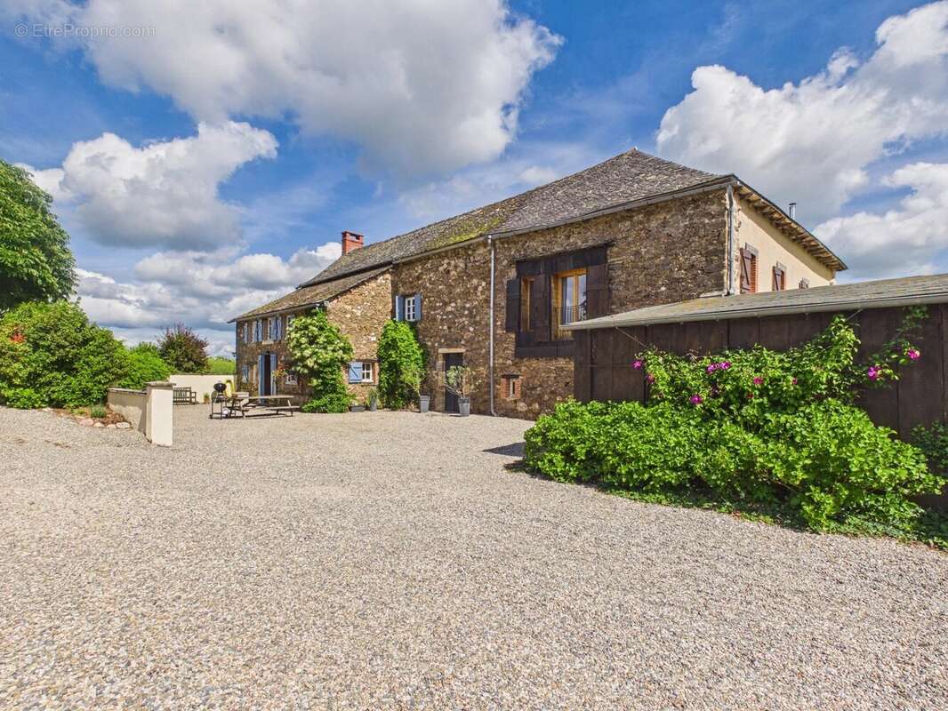Maison à MIRANDOL-BOURGNOUNAC