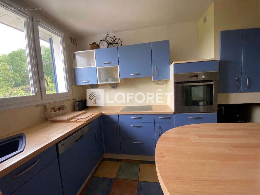 Maison Saint Leger Du Bourg Denis 8 pièce(s) 202.35 m2 - photo 9