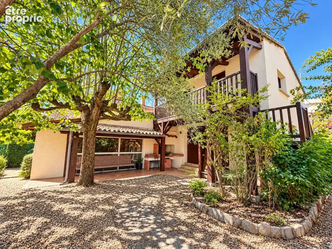 Ensemble immobilier exceptionnel  a renover dans sa globalite au cœur de tournefeuille - photo 12