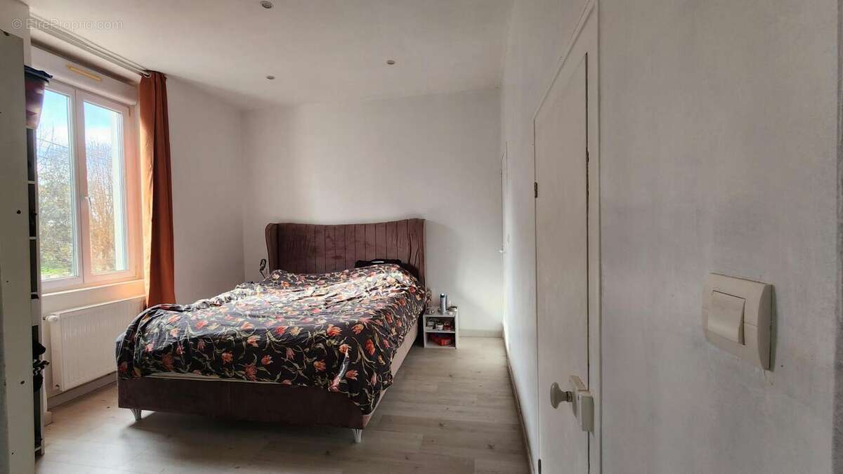 Maison 117 m² à Montceau-Les-Mines  - photo 9