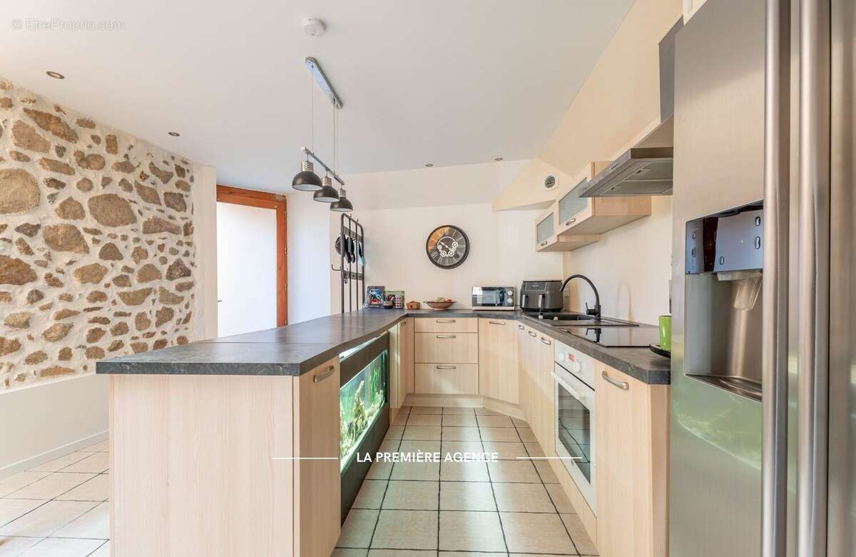 Appartement à SAINT-FORGEUX