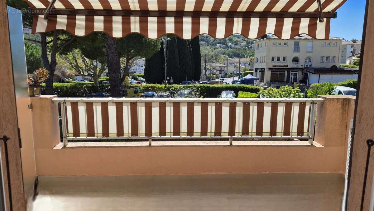 Appartement à VALLAURIS