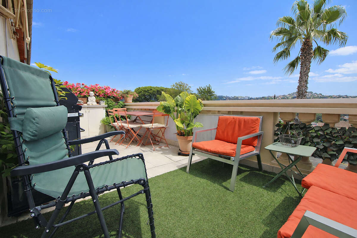 Appartement à LA COLLE-SUR-LOUP